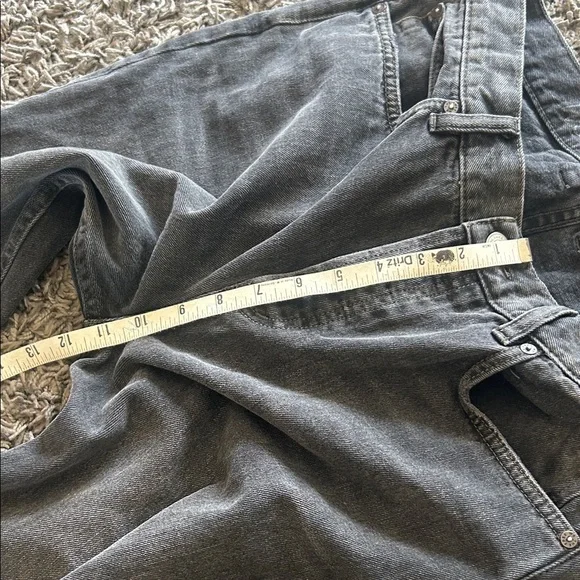 Free People Regular Mid Rise Black Raw Hem Cropped Button Fly Jeans Size 29 - Picture 7 of 10